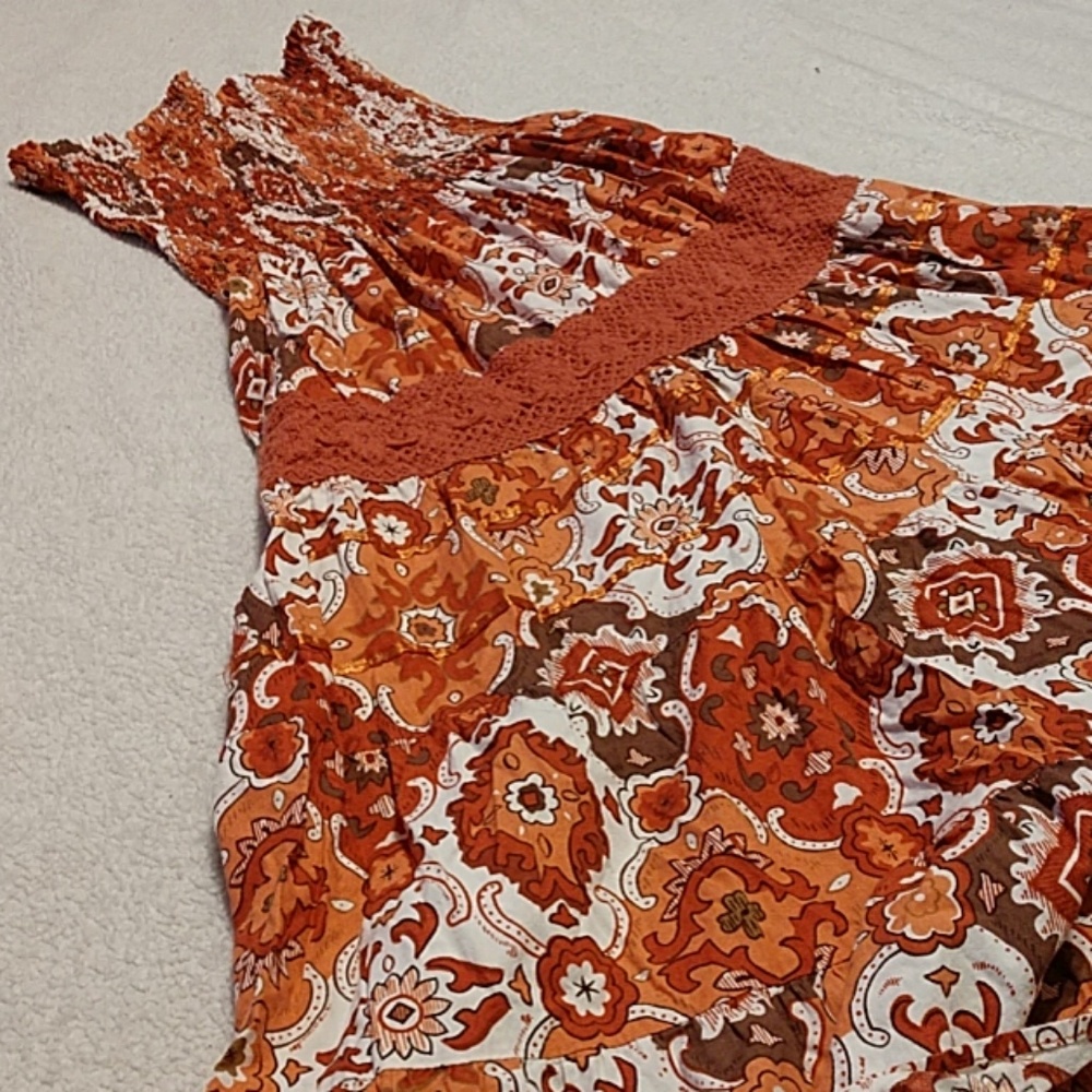 Dress - Picture 2 of 3